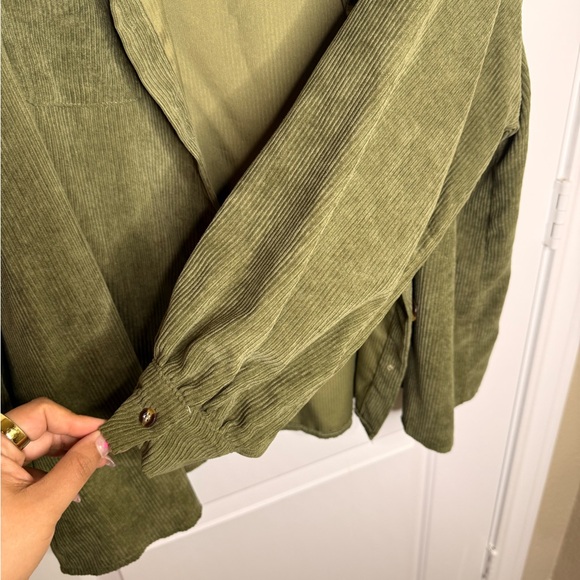 Nasty Gal Forest Green Corduroy Button-Down Shirt/Jacket - Picture 6 of 7